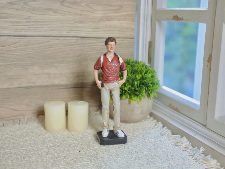 The Application and Value of Resin Sculptures in Commercial Spaces