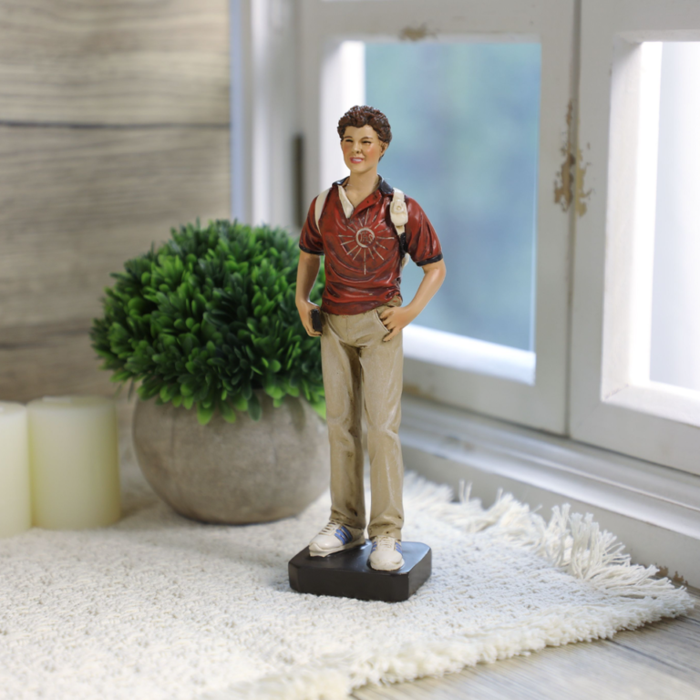 Detailed Production Process of Resin Sculptures (From Design to Finished Product)